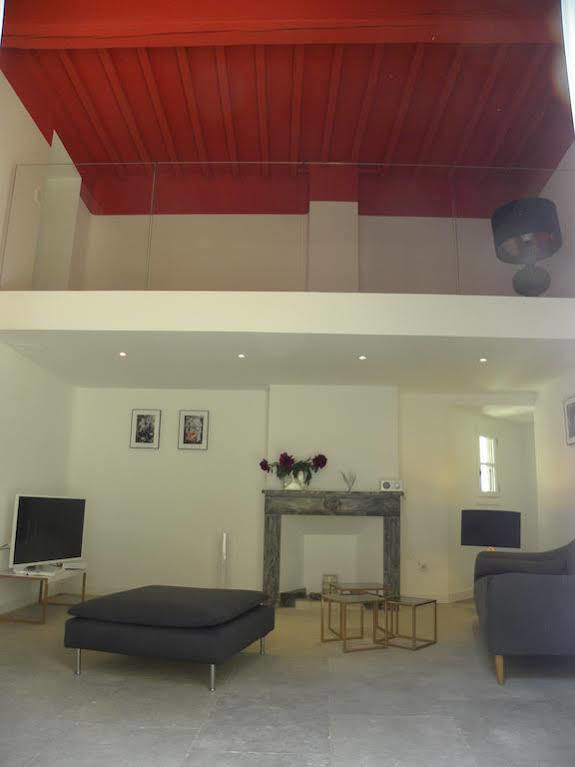 Ferienwohnung La Terrasse Du Marche Aux Fleurs Montpellier Exterior foto