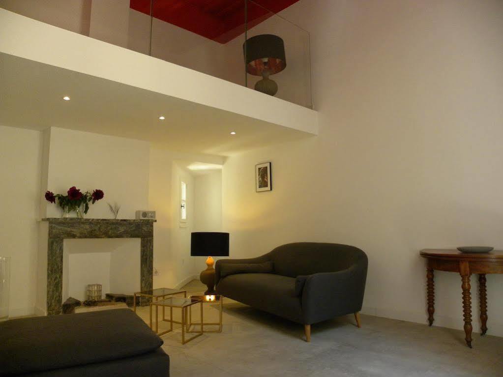 Ferienwohnung La Terrasse Du Marche Aux Fleurs Montpellier Exterior foto